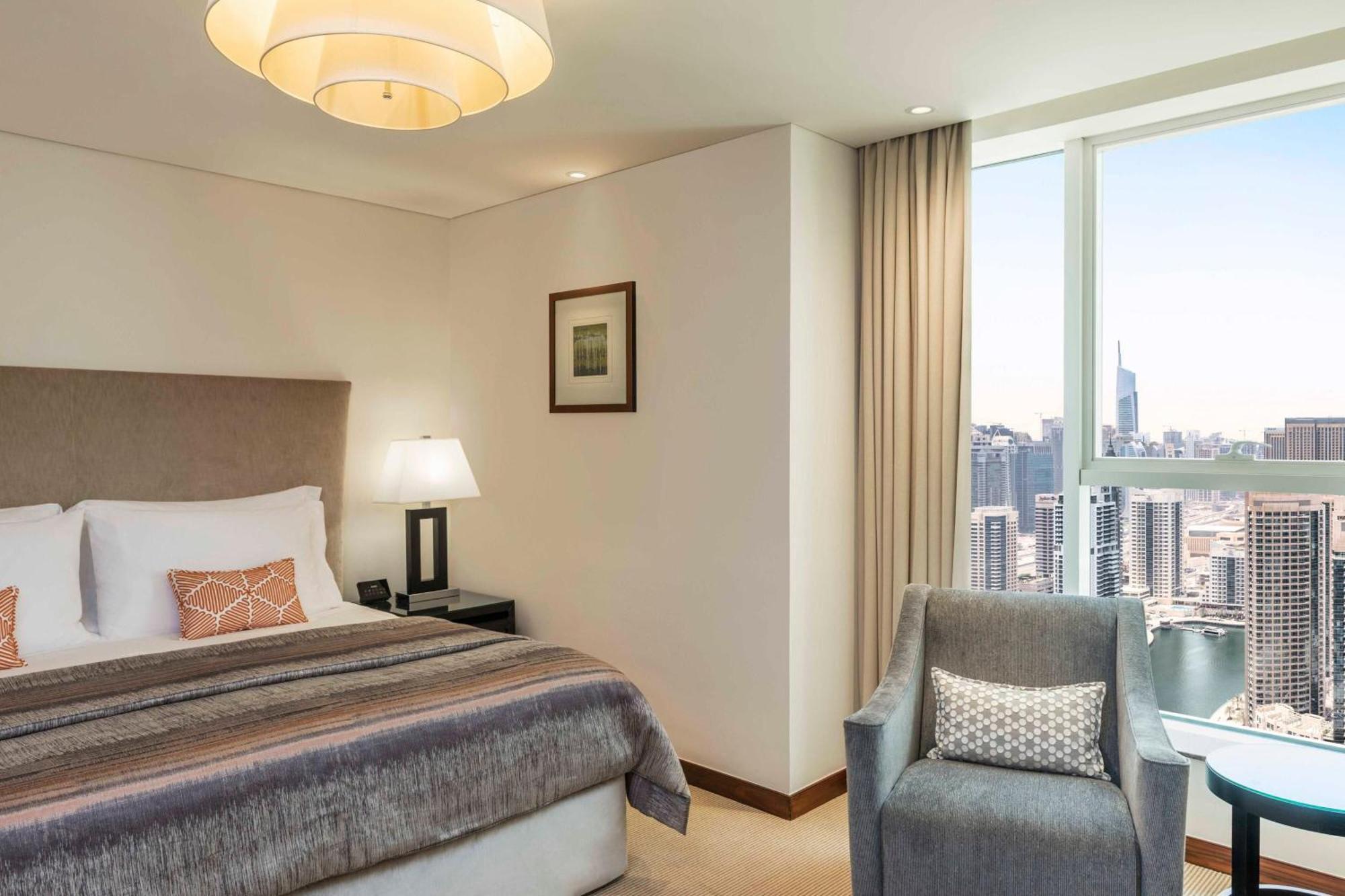 กรอสเวอเนอร์ เฮาส์ อะ ลักชัวรี คอลเลคชั่น โฮเต็ล ดูไบ Hotel ภายนอก รูปภาพ A bedroom at the hotel