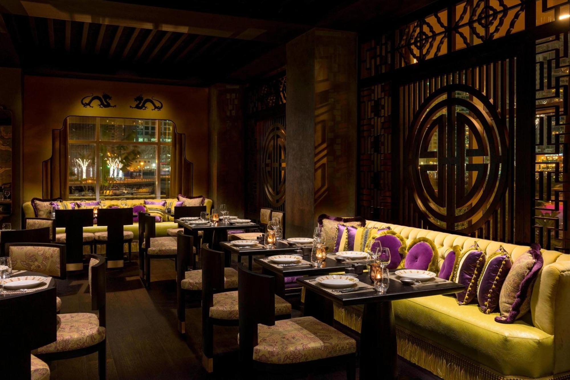 กรอสเวอเนอร์ เฮาส์ อะ ลักชัวรี คอลเลคชั่น โฮเต็ล ดูไบ Hotel ภายนอก รูปภาพ Interior of the restaurant