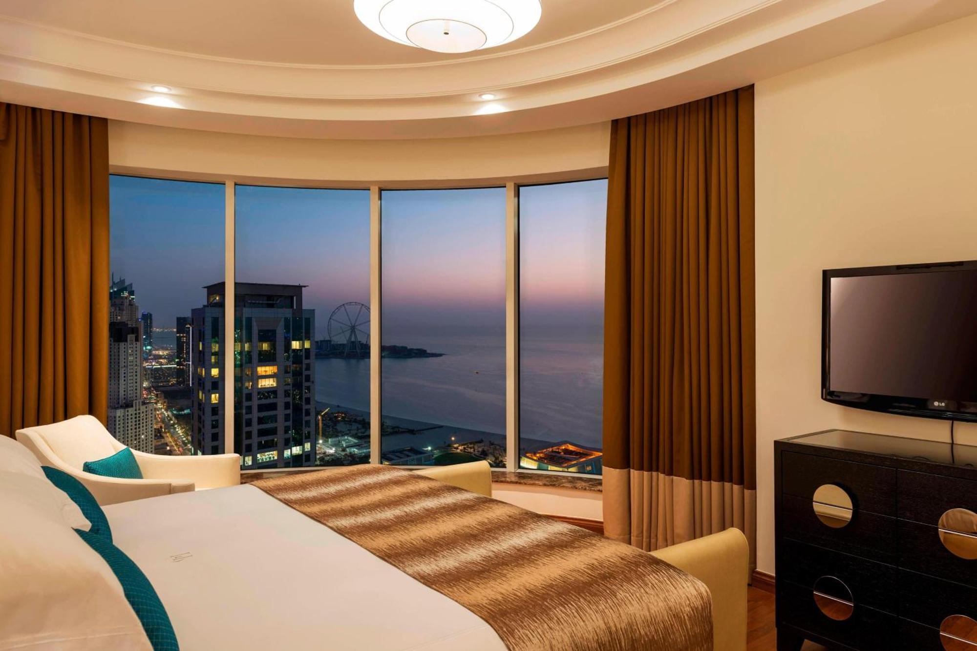 กรอสเวอเนอร์ เฮาส์ อะ ลักชัวรี คอลเลคชั่น โฮเต็ล ดูไบ Hotel ภายนอก รูปภาพ A bedroom at the hotel